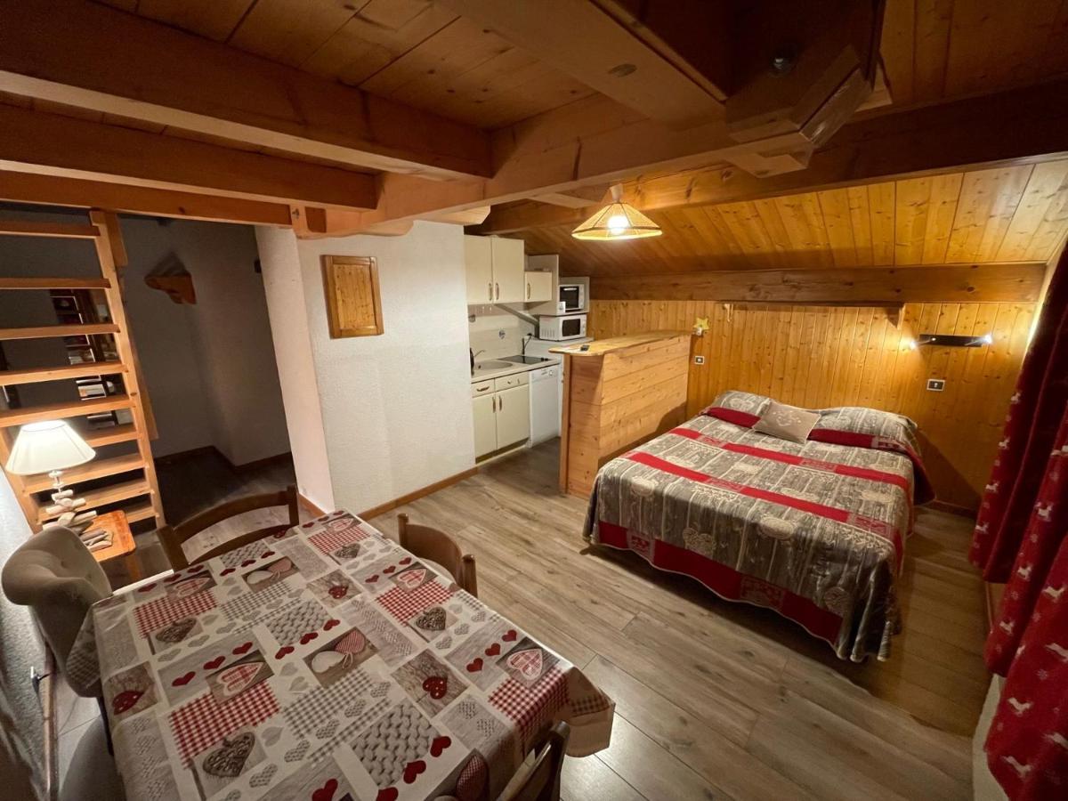 Hotel Le Very Ле Сези Екстериор снимка