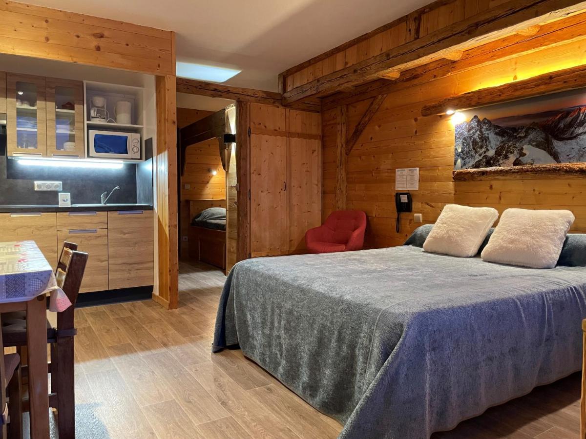 Hotel Le Very Ле Сези Екстериор снимка