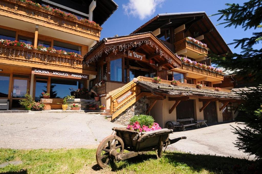 Hotel Le Very Ле Сези Екстериор снимка